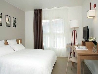 Comfort Suites Cannes Mandelieu Екстериор снимка