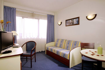 Comfort Suites Cannes Mandelieu Екстериор снимка